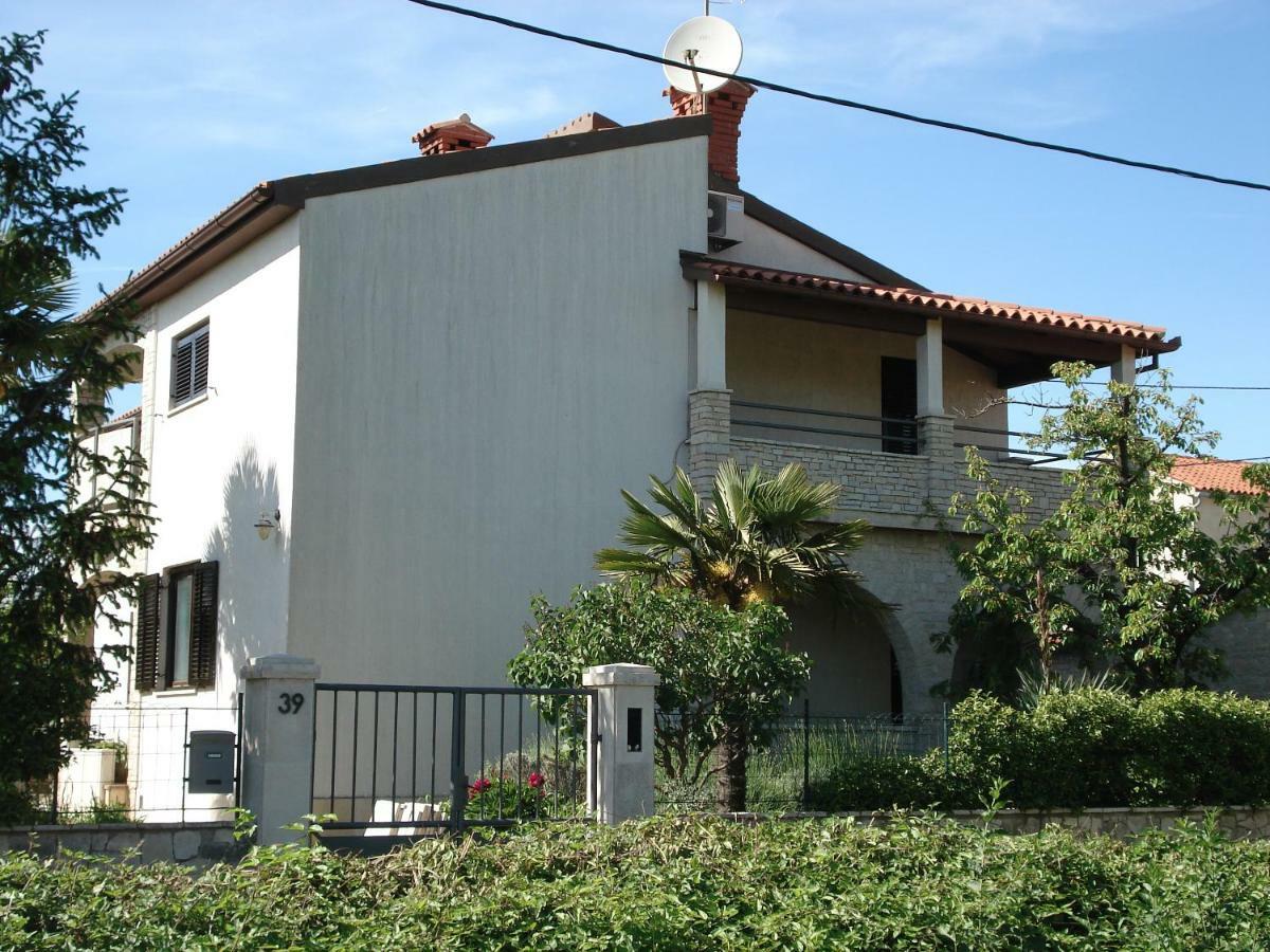 Tijano Apartament *